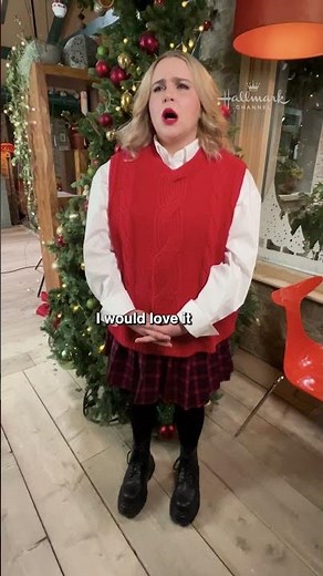 Red Flag or Green Flag with Mae Whitman - Twelve Dates 'Til Christmas - New Episodes Fridays at 8/7c