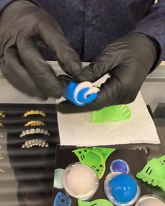 Free Mold Kits With Every Order from Custom Gold Grillz 💪 Watch for a quick tutorial on how to do your molds right 💯 | Custom Gold Grillz