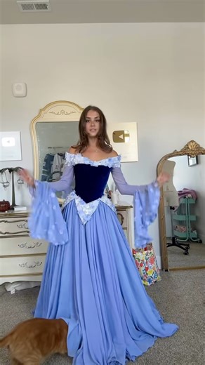 Getting dressed as Aurora/Sleeping Beauty💙🩷 | Alexandra Louise