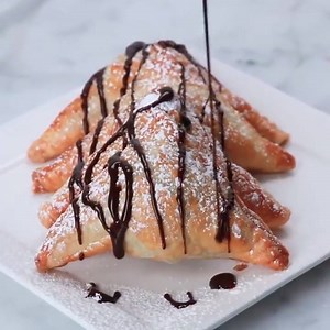 44K views · 739 reactions | Un petit dessert rapide :) ! Plus de vidéos recette? Aime : La cuisine pour les débutants ! :) | La cuisine pour les débutants | Facebook