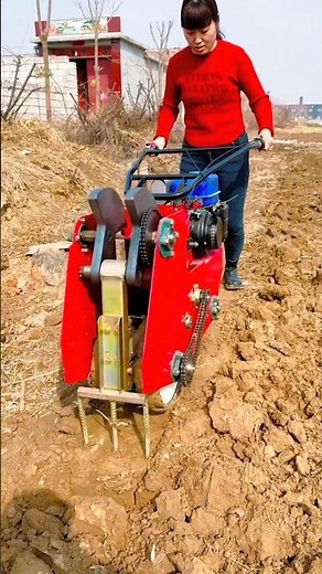 The rural farmers dig the soil with a machine☺☺//#agriculture #trending