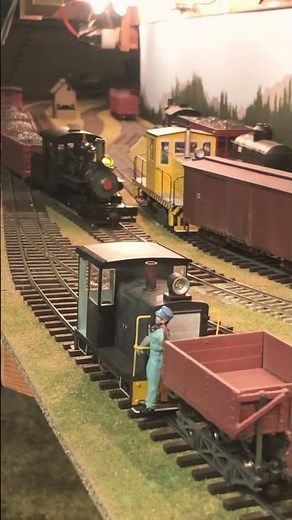 Breaking in an old “Forney” 2-4-4 steam engine on a loop of On30 track #modeltrains #oscale