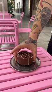 210K views · 383 reactions | ¡Empezá tu propio negocio de alfajores desde casa! ✅ Ebook en PDF con acceso de por vida  5 bonos exclusivos para vender más ✨ Oferta especial solo por tiempo limitado Hacé clic en “Más información” y asegurá tu lugar. | Cocinar y vender desde casa | Facebook