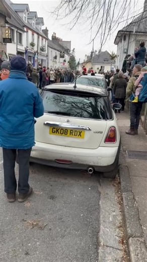 Mid Devon Hunt Boxing Day meet draws huge crowds, with people uniting in support for the hunting community. Becoming a member of the Countryside Alliance is the best way to support our work, and time is running out to take advantage of our latest incentive! Sign up as a new member today and we’ll send £50 to the hunt of your choice. (Terms and conditions apply) 👉 ca-campaign.org/hunt-club-membership | Countryside Alliance Hunting