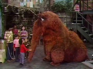 Snuffy Plays London Bridge