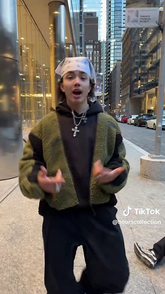 Hoodie Season: Embrace the Fall Fashion Trends