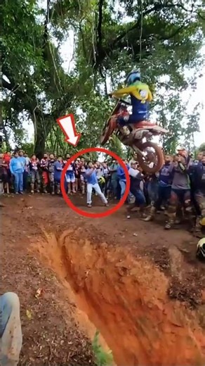 You Won’t Believe This Dirt Bike Hill Climb Landing 😳
