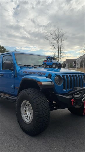 Jeep gladiator inception! 👀 now I need an scx30 and an scx6 version 😁 #shorts