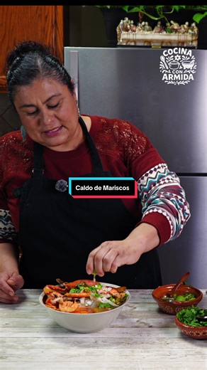 Caldo de Mariscos 🔥🦐 Este CALDO DE MARISCOS quedó espectacular 🐟🔥 Bien calientito, llenito de sabor y perfecto para apapachar el alma 🤤💛 Con camarón, pescado y ese caldito que revive a cualquiera 🙌✨ ¿Tú le pones limón o así solito? 👀🍋 Te leo en comentarios 👇 Sígueme para más recetas caseras deliciosas 💛 Y comparte con quien ama los mariscos 🦐🔥 #CaldoDeMariscos #parati #RecetasMexicanas #CocinaConArmida #fyp
