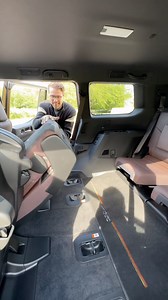 Practical 3rd seating row of the all-new Toyota Land Cruiser #toyota #toyotalandcruiser #landcruiser #toyotalandcruiserprado #landcruiserprado #toyotalandcruiserl250 #landcruiserl250 | Autogefühl