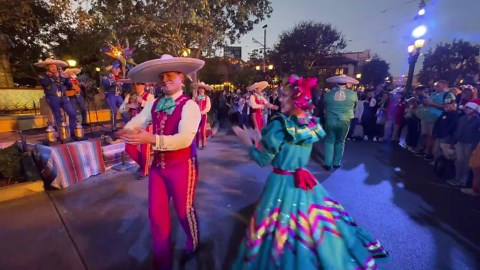 A Musical Christmas with Mariachi Alegría de Disneyland & Miguel! at Disney California Adventure NEW