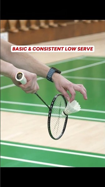 Professional low serve technique revealed 🏸 #badminton #badmintonserve