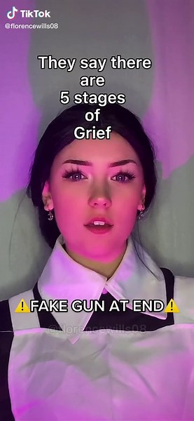 GUESS WHO BACK! I had so much fun cosplaying grandma Isabella she back beech #isabella #isabellacosplay #tpn #tpncosplay #thepromisedneverland #fypシ