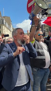 114K views · 832 reactions | “Je vais perdre 30 à 40 % de mon chiffre d'affaires.” Depuis cinq jours, les taxis protestent contre les nouvelles règles de remboursement du transport et la concurrence des plateformes comme Uber, qu'ils estiment déloyale. En attendant la réunion interministérielle prévue demain, la mobilisation se poursuit. | Brut | Facebook