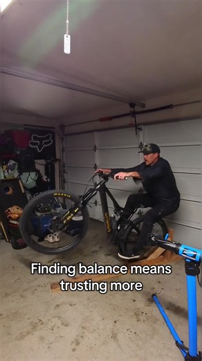 Trying to keep my hips over the rear axle and focus my sight out and up. To get the true feel and really learn to do it correctly. I need to remove my chain. Look up ✝️ it works. I just wish I had the wisdom to look up sooner in life. Am now! #foryou #mtb #bike #wheelie #manual