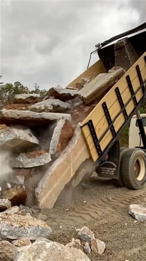 Demo Concrete #haul #construction #heavyequipment #unload