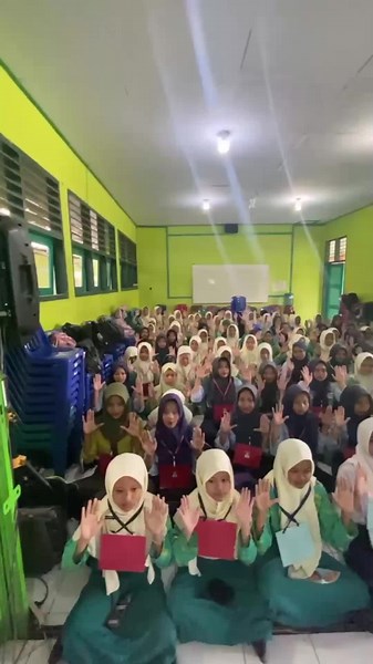 last day of mpls 👋🏻😍#masukberanda #mpls2024 #smkpusatkeunggulan #smkhebat #smkbisa #smkmaarifnu1bener #fypシ゚viral #jointrend