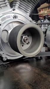 #motormonday Jeremy's late EVO engine on its final heat cycle ( six minutes total split into three runs with complete cool downs in-between, one minute , two minutes , and finally three minutes ) a complete rebuild . The engine is now ready for the customer to install and properly break in . OneWay Cycle Restorations www.onewaycycle.com #evo #harleydavidson #enginerun #runtable | OneWay Cycle Restorations