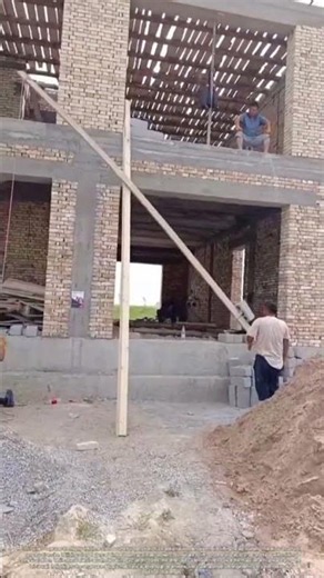 Raising the Block: A Traditional Lever System for Lifting Heavy Concrete Blocks