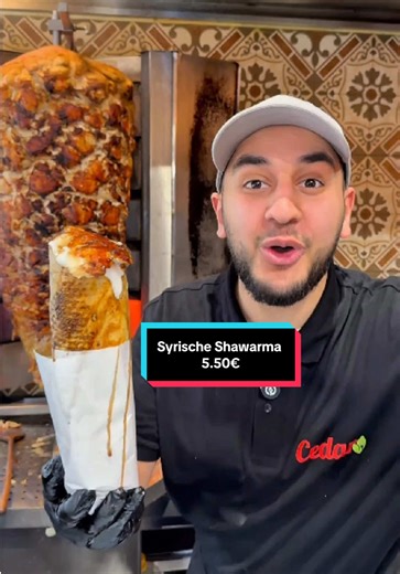 Syrische Shawarma für 5.50€😍🤤 Wo ihr uns findet? Skalitzer Straße 102, 10997 Berlin Kreuzberg, direkt am Görlitzer Bahnhof. Öffnungszeiten: Sonntag bis Donnerstag: 10:00-00:00 Uhr Freitag: 10:00-02:00Uhr Samstag: 11:00-02:00 Uhr Website: https://www.cedar-restaurant.de/ App: Cedar Restaurant #hungry #berlinfood #shawarma #foodlover