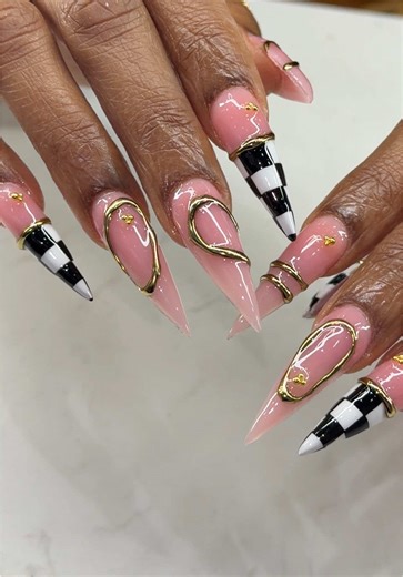 Luxury Nail Salon in Centerline, Michigan
