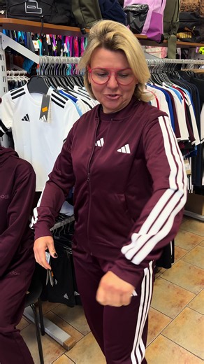 @adidas 🔥🔥🔥🔥 Damskie dresy 275 zł Koszulka 109 zł ☎️606-379-208 #adidas #dres #sport #bordo #moda Dres Adidas / dres damski