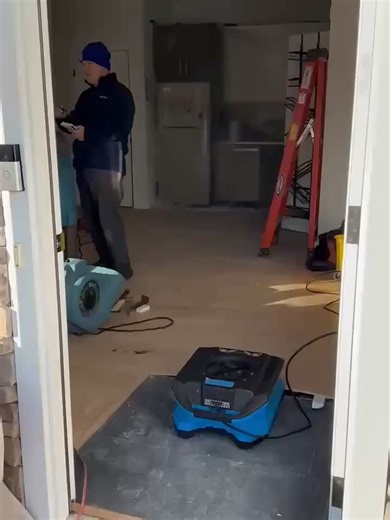 Another flood? Don’t worry. Most companies remove vinyl floors — we restore them. We float the floor, dry underneath, and help you avoid costly replacements. #longislandnewyork #jandbcleaning #flooddamage #familyownedbusiness