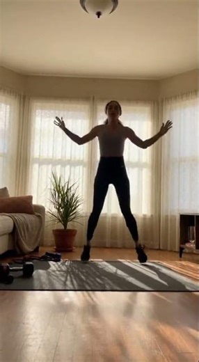 Ceiling light crashes during home workout #CloseCall