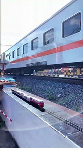Wow Balapan Mainan Kereta Api Rc Dengan Kereta Api Vintage #keretaapi