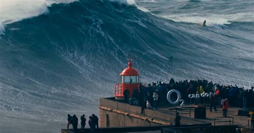 Qual o fenômeno por trás das ondas gigantes de Nazaré?