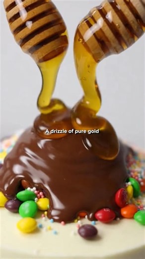 “This Cake EXPLODES With Candy 😱🍬”