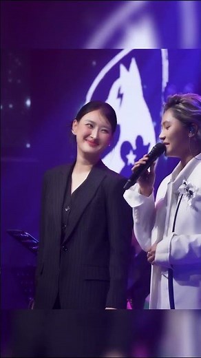 Đoạn này nghe mà nổi da gà Chu Thúy Quỳnh x Vicky Nhung hát Ít Nhưng Dài Lâu live quá cảm xúc