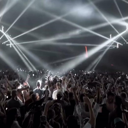 Azyr - closing set control TeleTech Creamfields #techno #azyr #creamfields #hardtechno