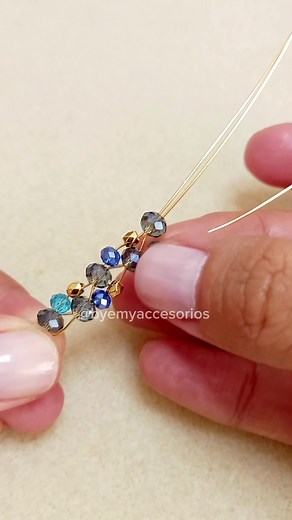 Cómo hacer pulseras con alambre y cristales paso a paso
