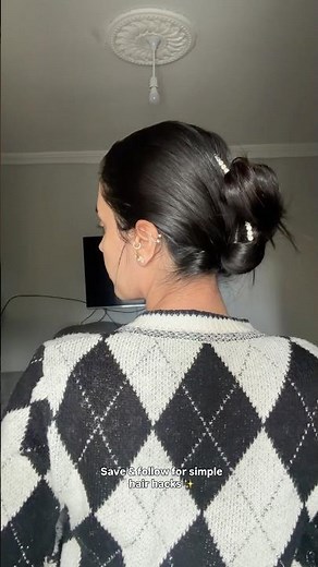 Everyone asks how to use a loop clip… here’s the easiest way 🤍Save & follow for simple hair hacks ✨