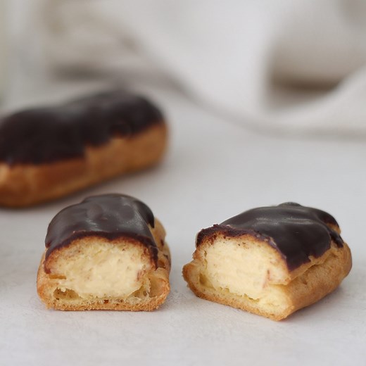 333K views · 871 reactions | Delicious Eclairs filled with Vanilla Pastry Cream and topped with Chocolate Ganache  RECIPE  https://recipesbycarina.com/eclairs-recipe/ | Recipes by Carina | Facebook