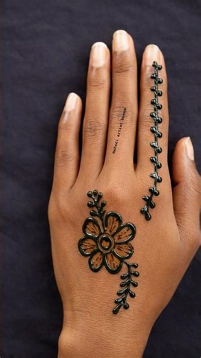 simple gorgeous shaded mehandi 🌿 design #mehndi #henna #mehndidesign #latestmehndi #shorts #ytshorts