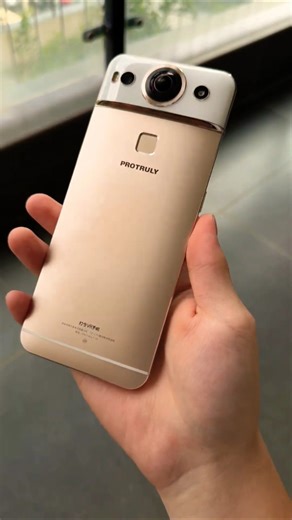 Darling VR Phone Gets Demoed in front of Camera, First VR Smartphone Impresses