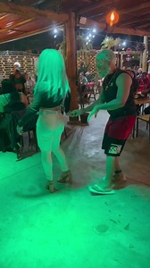 77K views · 2.6K reactions | Vovô e a vovó maromba arasando no pagode #vovomaloka #memes #maloqueiro #humor #maloka #memesbrasil #humorbrasil #pagode #dance | Geh Ferreira | Facebook