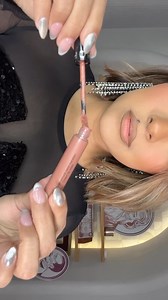 17K views · 38 reactions | Este combo de labial… 﫶 Italia Eyeliner tono Light Brown Sephora Lip Stain tono 02 Charlotte Tilbury Lipstick Yes Honey (opcional) #lipcombo #motd | Kriz Reales | Facebook