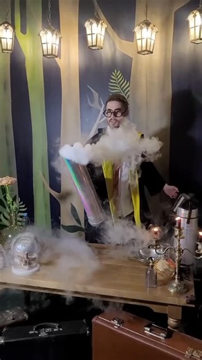 Екатеринбург Афиша on Instagram: "Подборка идей на выпускной из садика и начальной школы 2026 Универсальные: ✨️Крейзи вечеринки с челленджими, аниматорами и ведущими ✨️Научное шоу - познавательная программа с wow-эффектом ✨️Аквагрим или бьютибар - красивое дополнение к основной программе, которое нравится и девочкам, и мальчикам На улице: ✨️Пенная вечеринка - супер популярная программа с дискотека в пене ✨️Тимбилдинг и квесты с элементами головоломок ✨️Выездной лазертаг В помещении: ✨️Бумажная и