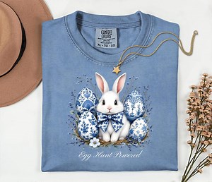 Comfort Color®egg Hunt Powered Bunny Shirt, Grand Millennial Coquette Bow Easter Top, Preppy Spring Rabbit Tee, Trending Easter Gift for Her - Etsy Canada