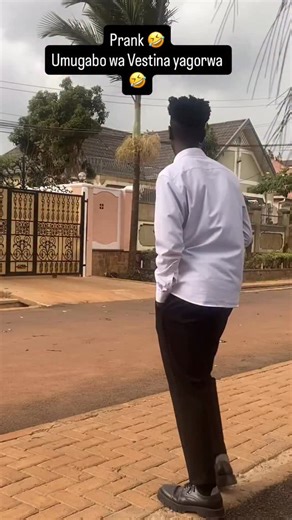 Street prank 😂 ntahandi atari muri @thep2s_apply_ltd abantu muri Application yo kujya kwiga mubushinwa wandi vuba ❤️ hari intake ya September kubashaka kujya kwiga yo muri university muma shami agiye atandukanye. MURI SEPTEMBER INTAKE 2025, TUBAFITIE AMASHAMI ATANDUKANYE: PHARMACY SOFTWARE ENGINEERING CIVIL ENGINEERING ARTIFICIAL INTELLIGENCE AUTOMATION ROBOTICS CHEMICAL ENGINEERING BIOMEDICAL ENGINEERING NURSING BUSINESS ADMINISTRATION INTERNATIONAL TRADES ADMINISTRATION INTERNATIONAL TRADES A