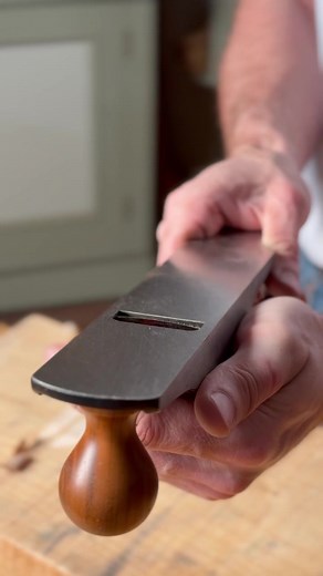 Rough to Smooth: Flattening Maple with Hand Planes
