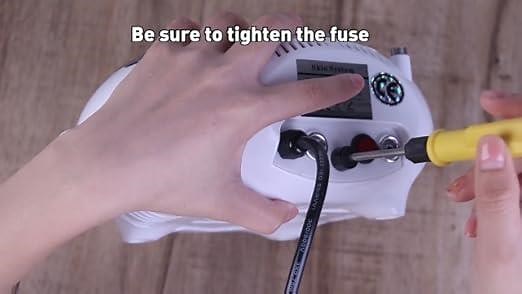 How to replace the fuse?