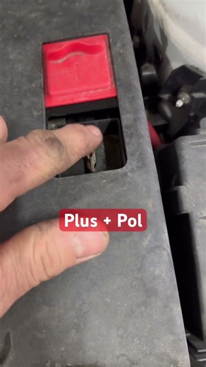 Mercedes GLB 🪫 Batterie überbrücken oder Laden 🔋 Jump Start 🤨