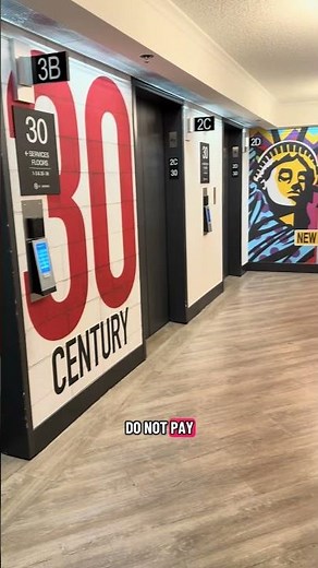 Let’s take a quick tour of a Las Vegas hotel room at the NYNY New York resort SoHo two queen review
