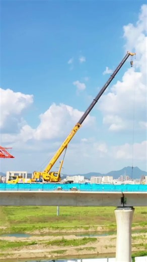 A key bridge on the Shenzhen-Jiangmen High-Speed Railway is taking shape. The 116‑km line will link five cities in Guangdong, slashing travel time between Shenzhen and Jiangmen to one hour. #Infrastructure #ChinaSpeed #ChinaTech #TimeLapse #Guangdong