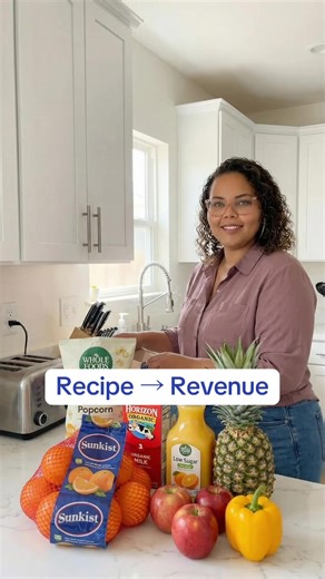 Most people cook. Very few monetize. One recipe isn’t just dinner. It’s content. It’s a download. It’s a workshop. It’s recurring revenue. The difference isn’t talent. It’s structure. And I’m about to show you how to build it. Stay close. 🍎🧈 #WomenInBusiness #DigitalCreator #FoodEntrepreneur #OnlineBusiness #CreatorEconomy