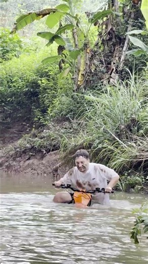 Stream Wade Demo: SKYLEAP Electric Dirt Bike In Shallow Water